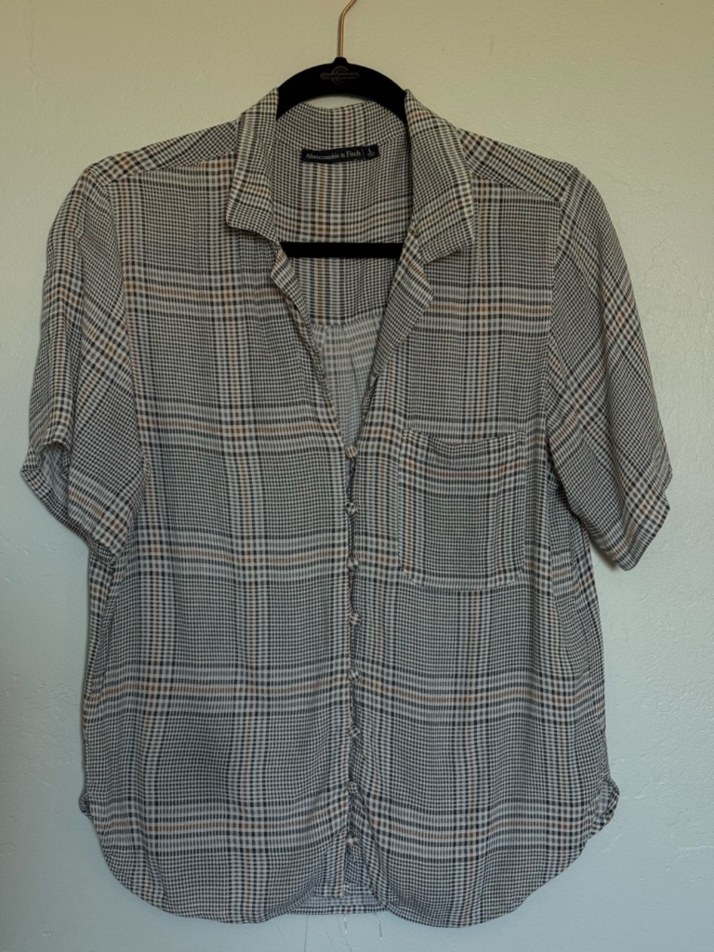 Abercrombie & Fitch Gray and Black Plaid Short-Sleeve Button-Up Shirt